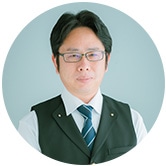 {{ saijoData.staff_name01 }}