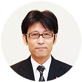 {{ saijoData.staff_name01 }}