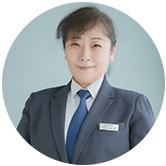 {{ saijoData.staff_name02 }}