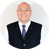 {{ saijoData.staff_name01 }}