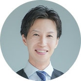 {{ saijoData.staff_name01 }}