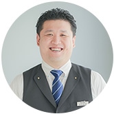 {{ saijoData.staff_name01 }}