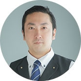 {{ saijoData.staff_name01 }}