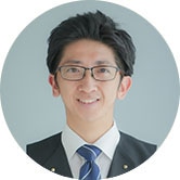 {{ saijoData.staff_name01 }}