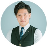 {{ saijoData.staff_name01 }}