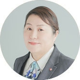 {{ saijoData.staff_name02 }}